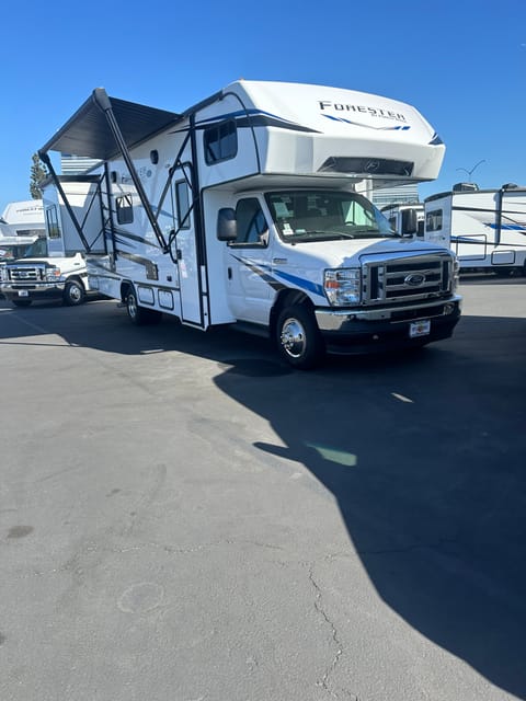 Family and friends RV Drivable vehicle in Santa Ana