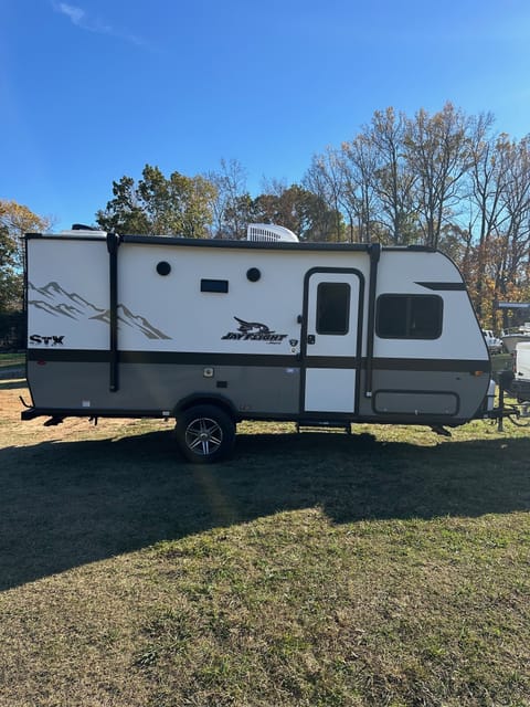 2022 Jayco Jay Flight SLX 174BH STX edition Towable trailer in Kannapolis