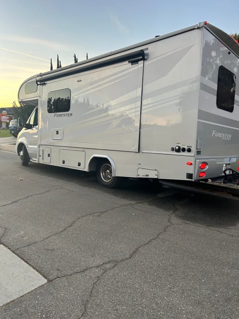 Road Trip Ready RV Drivable vehicle in Bakersfield