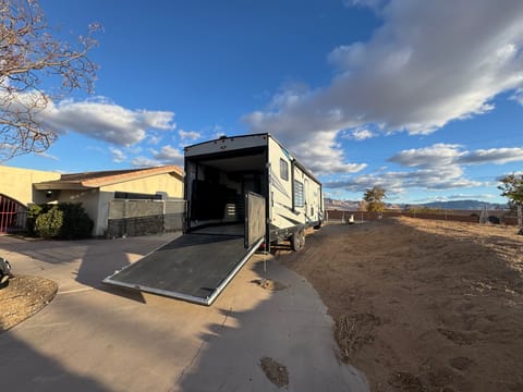 Rogue Toy Hauler Trailer rebocável in Apple Valley