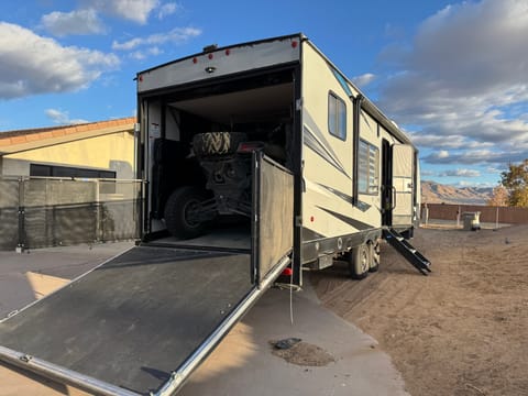 Rogue Toy Hauler Trailer rebocável in Apple Valley