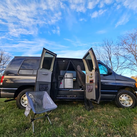 Cozy Camper Adventure Van Campervan in Glen Allen