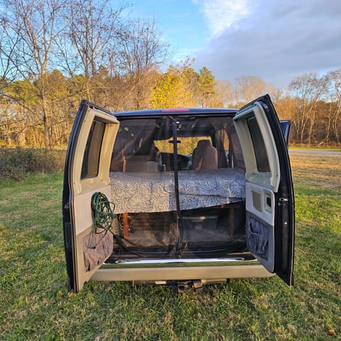 Cozy Camper Adventure Van Campervan in Glen Allen