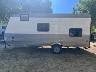 Cozy camper Trailer rebocável in Madera