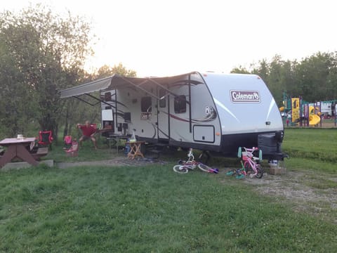 Perfect Trailer Delivered for your Family Getaway! Towable trailer in Vernon