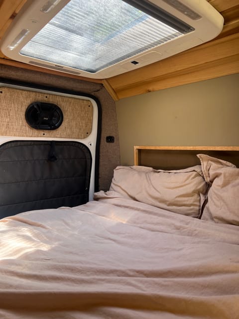 VAN GOES. Spacious and Cozy! (pet friendly) Veículo dirigível in Villa Park