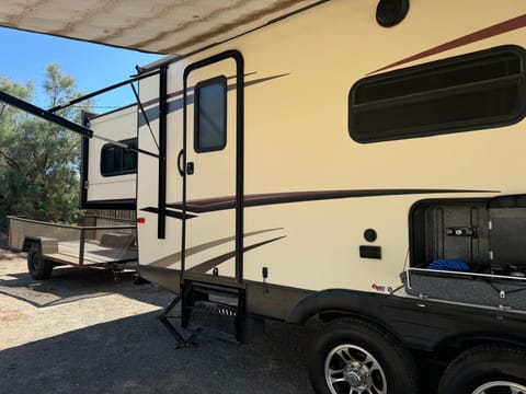 Keystone Outback Sleep 7 Towable trailer in Albuquerque