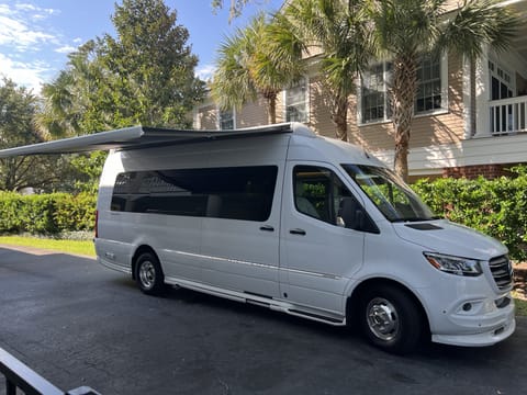 2023 Class B Airstream Interstate Camper - Minutes from Boston Drivable vehicle in Somerville