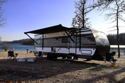 2022-Grand-Design-Transcend-XPLOR-251-BH-Stone-Mountain-Campers-RVs-Loyal

We are excited to work with you! Reach us at http://StoneMountainRVs(dot)com