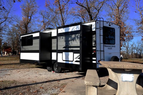 2022-Grand-Design-Transcend-XPLOR-251-BH-Stone-Mountain-Campers-RVs-Loyal

We are excited to work with you! Reach us at http://StoneMountainRVs(dot)com