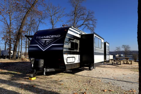 2022-Grand-Design-Transcend-XPLOR-251-BH-Stone-Mountain-Campers-RVs-Loyal

We are excited to work with you! Reach us at http://StoneMountainRVs(dot)com