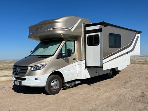 Brand New Luxury for National, State Parks & Boondocking Drivable vehicle in Boulder