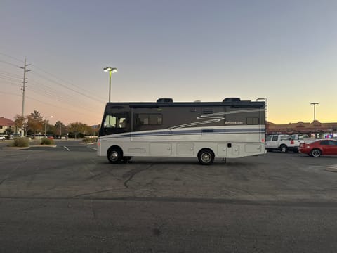 2020 Winnebago Adventurer Drivable vehicle in Green Valley North