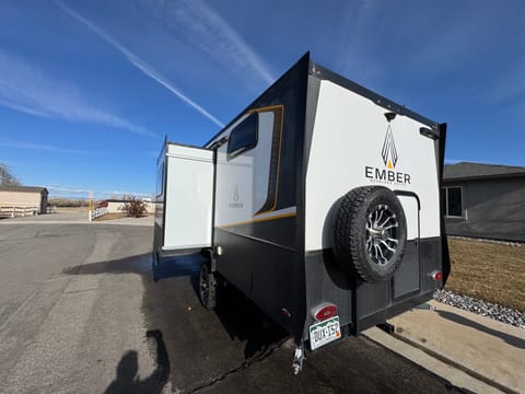 2022 Ember Overland 191MDB Off-grid Trailer Towable trailer in Fruita