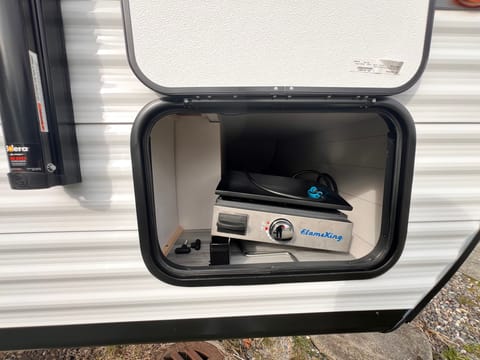 Yang RV Towable trailer in Richmond