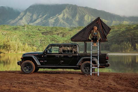 Fully Decked 4WD Jeep Gladiator Mojave! Campervan in Lihue