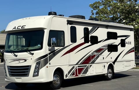 2020 Thor ACE 30.2 - Sleeps 8-10, solar, bunkhouse, easy to drive Drivable vehicle in Fullerton