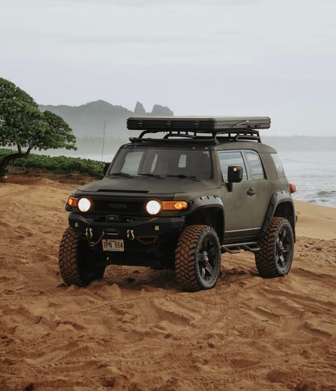 Fully Decked Lifted 4WD Green FJ Cruiser! Campervan in Lihue