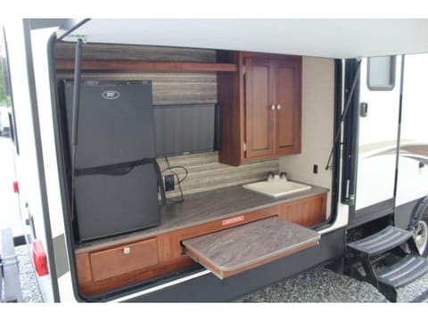 "The Bunkhouse" 2018 Heartland Mallard M32 Towable trailer in Lodi