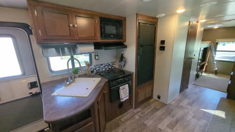 "The Bunkhouse" 2017 Heartland Mallard M32 Towable trailer in Lodi