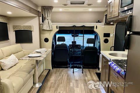 2020 DYNAMAX 24FW Drivable vehicle in Paine Lake Stickney