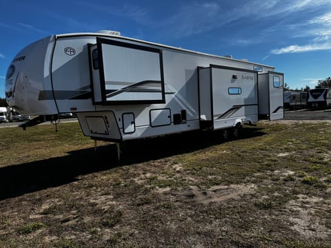 Sparrow - 2025 Forest River Sabre Cobalt Towable trailer in Tavares