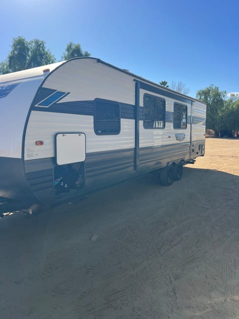 Pet friendly_SALEM CRUISE LITE sleeps 8 Towable trailer in Murrieta