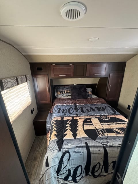 Wolfie 22RR: Toy Hauler **Delivery only**  *Dog Friendly* Towable trailer in Hesperia