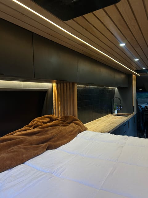 Pepper the Sprinter : Modern, Luxury Sprinter Van for Two Campervan in Temecula