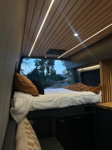 Pepper the Sprinter : Modern, Luxury Sprinter Van for Two Campervan in Temecula