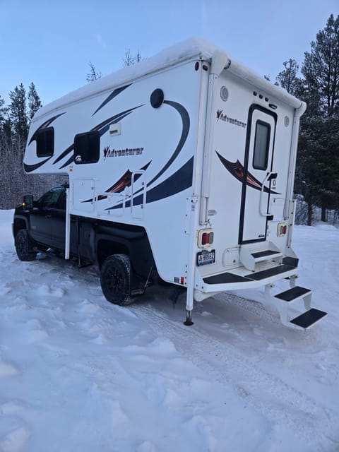 2018 adventurer 89rb on 2018 chevrolet silverado diesel with Drivable vehicle in Whitehorse