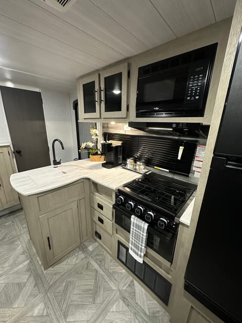 Salem cruise lite 282QBXL Towable trailer in Victorville