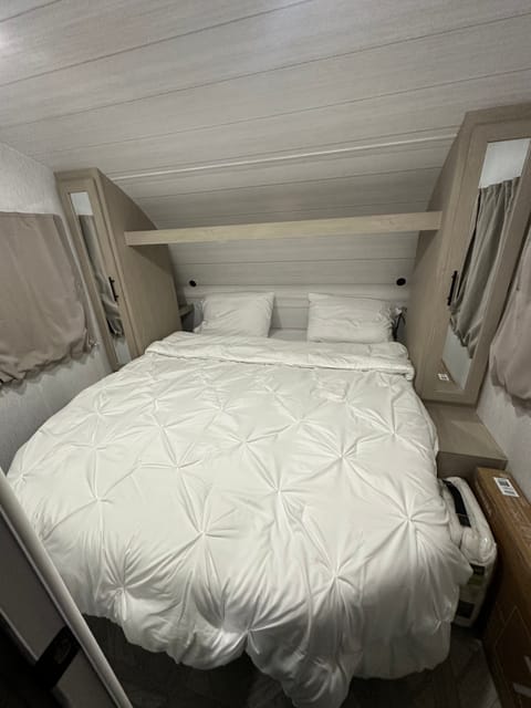 Salem cruise lite 282QBXL Towable trailer in Victorville