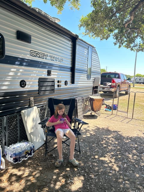 Cherokee grey wolf 28’ Towable trailer in Aberdeen