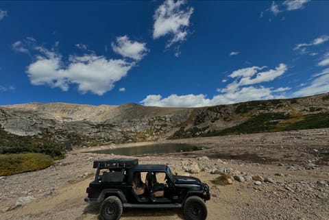 Jeep gladiator Overland Drivable vehicle in Longmont