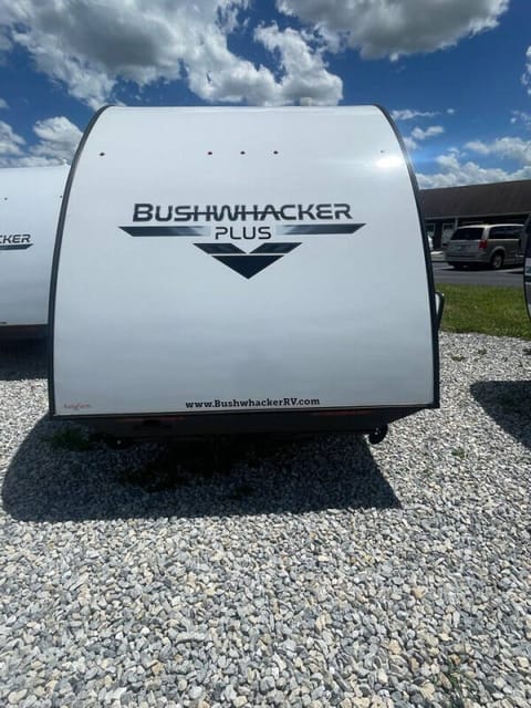Braxton Creek Bushwhacker Plus 17BH Bunkhouse Camper Towable trailer in Daleville