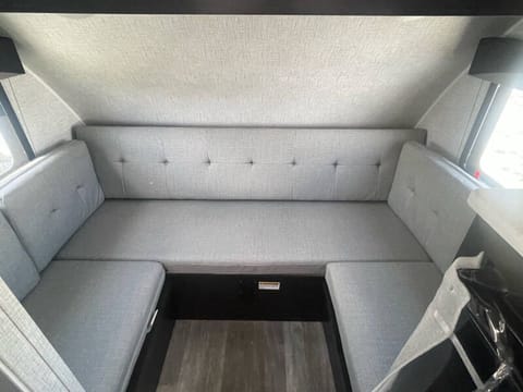 Braxton Creek Bushwhacker Plus 17BH Bunkhouse Camper Towable trailer in Daleville