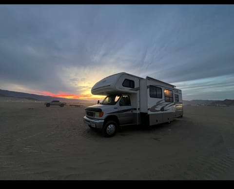 Varelas Rv Drivable vehicle in East Los Angeles