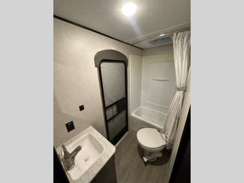 AndersonRVrental Towable trailer in Riverside