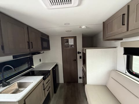 Campers Retreat Towable trailer in Yucaipa