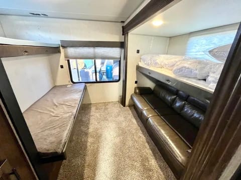 2020 Cherokee 37 - RATE INCLUDES DELIVERY & INSURANCE* Towable trailer in New Braunfels