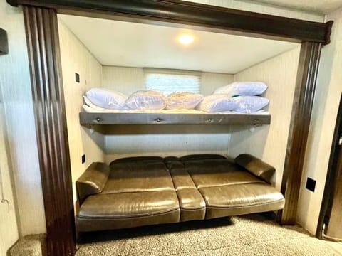 2020 Cherokee 37 - RATE INCLUDES DELIVERY & INSURANCE* Towable trailer in New Braunfels