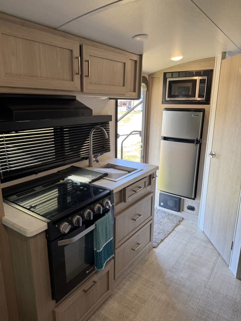 2021 Rockwood GEO Pro 1  24 Towable trailer in New Braunfels