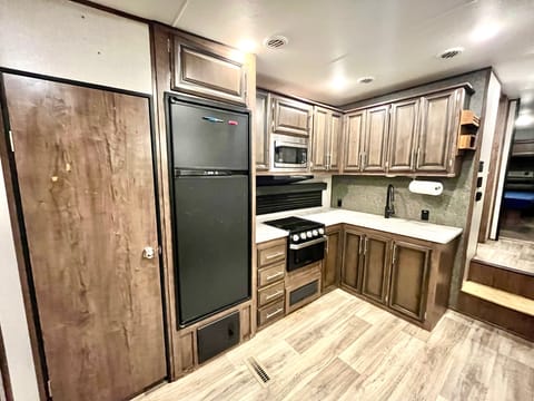 2021 Durango 38 - Rate includes Del, Ins & Fees* Towable trailer in New Braunfels