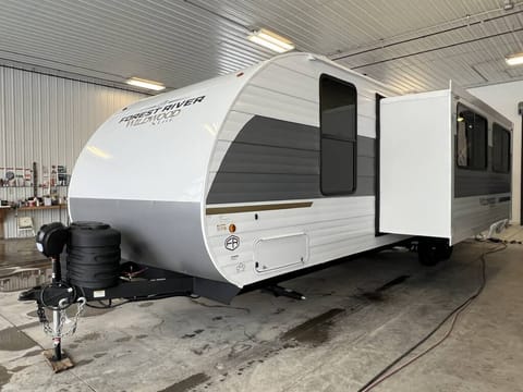 2025 30' Wildwood with King, Queen and 2 Bunk Beds & Slideout (T55) Towable trailer in San Marcos
