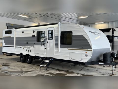 2025 30' Wildwood with King, Queen and 2 Bunk Beds & Slideout (T57) Towable trailer in San Marcos