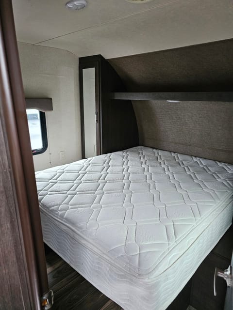 Private front bedroom with queen bed