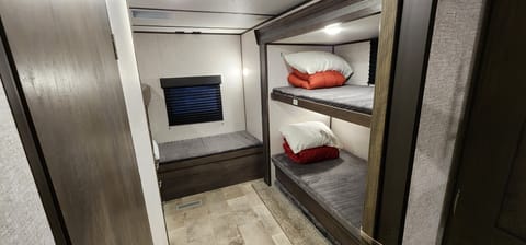 Coleman camper Towable trailer in Lakewood