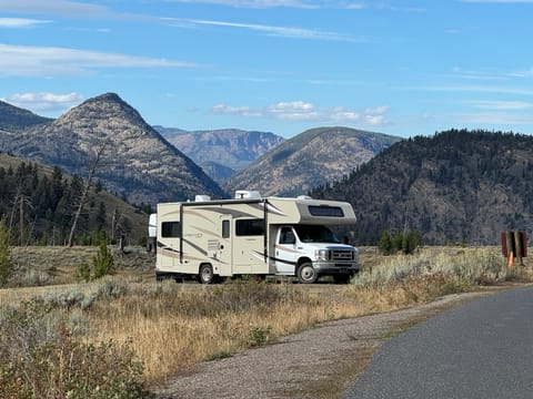 Great Basin Leprechaun | 🚐 Includes 50GB Starlink WiFi   |  Sacramento Drivable vehicle in Rancho Cordova