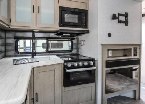 Cozy Couple Retreat Towable trailer in San Antonio